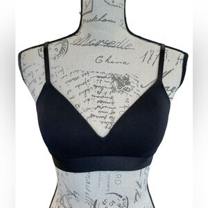 PINK Victorias Secret Bra Wear Everywhere Wireless Lightly Padded 32C Black